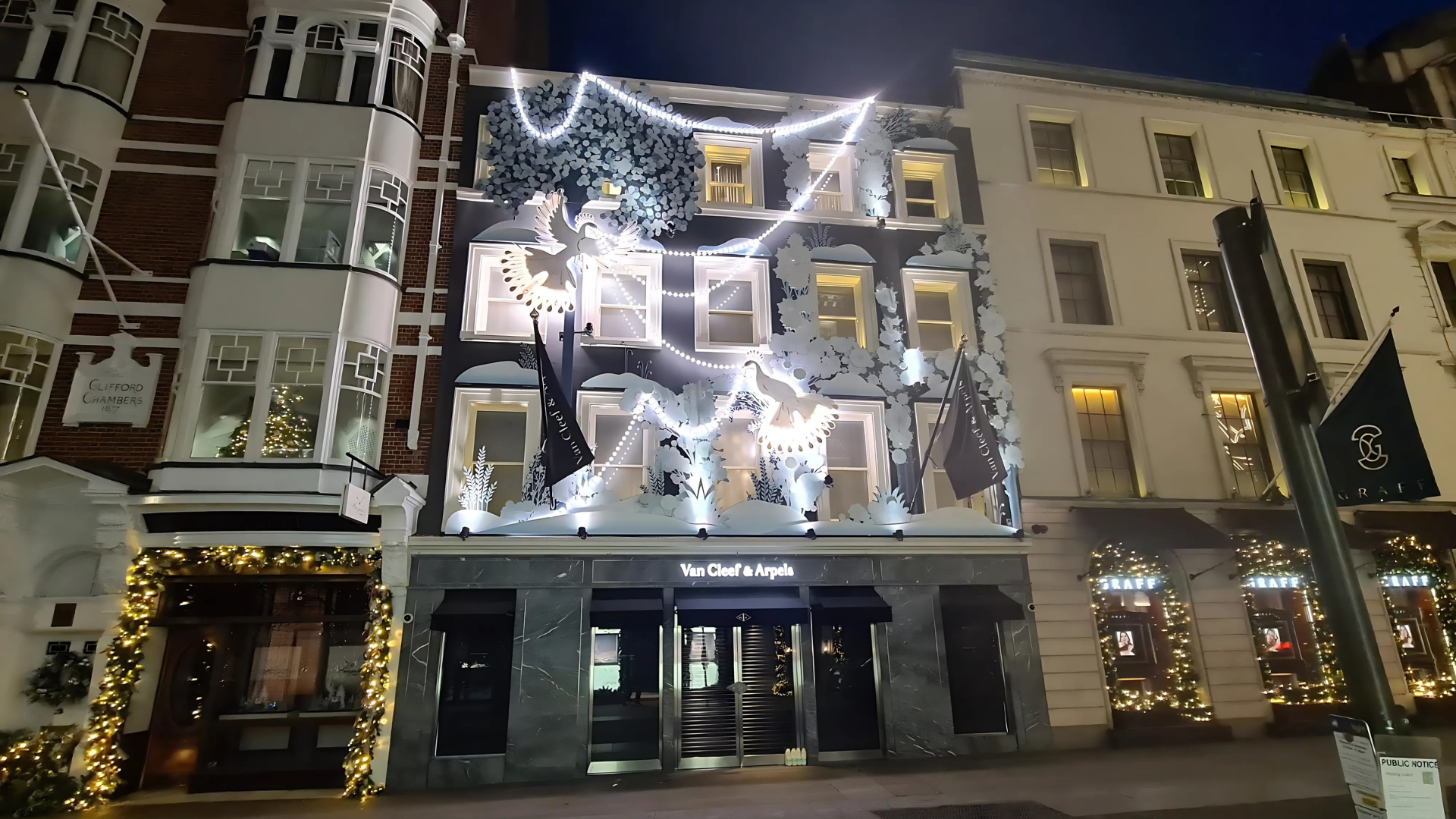 Van Cleef & Arpels Christmas Decorations